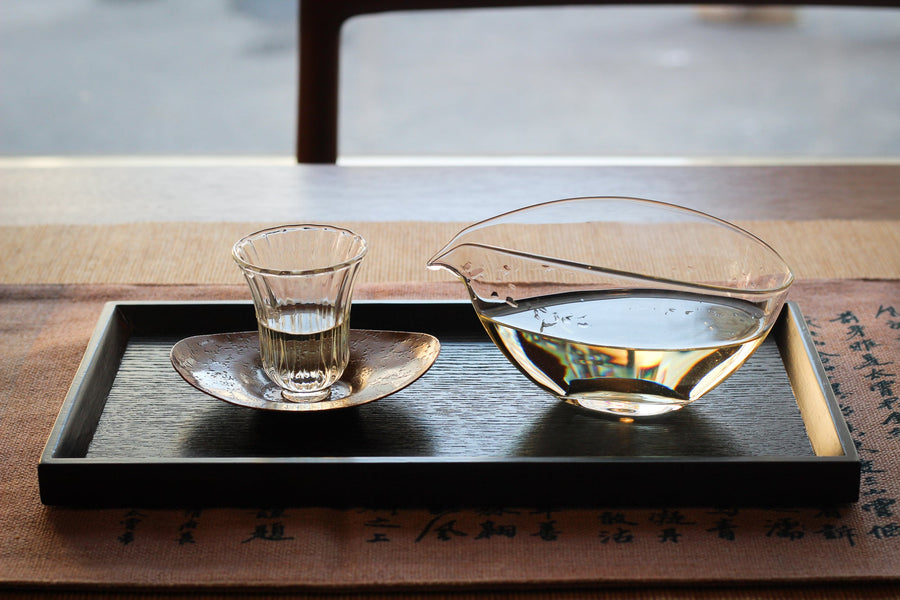Glass Gongdaobei - Fairness Jug - Eastern Leaves