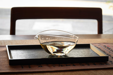 Glass Gongdaobei - Fairness Jug - Eastern Leaves