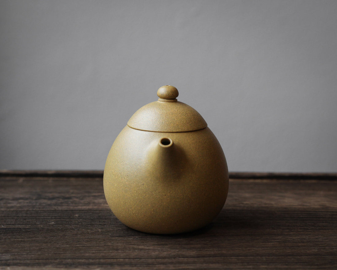 Longdan 龙蛋 - Yixing Teapot, Duanni yellow clay - Eastern Leaves