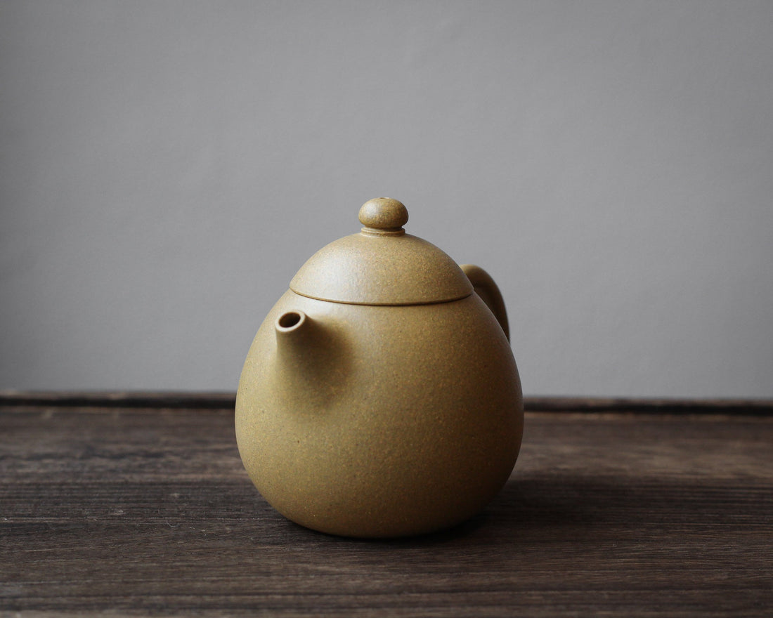 Longdan 龙蛋 - Yixing Teapot, Duanni yellow clay - Eastern Leaves