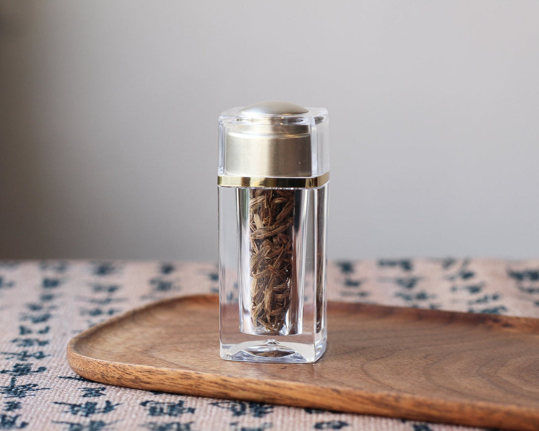 Pure agarwood flakes - Wood of Gods - Eastern Leaves