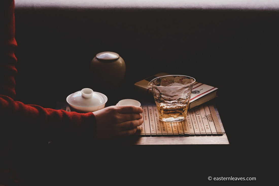 Dancong gardenia Huangzhixiang wulong tea from guangdong China, served in gongfucha teaware