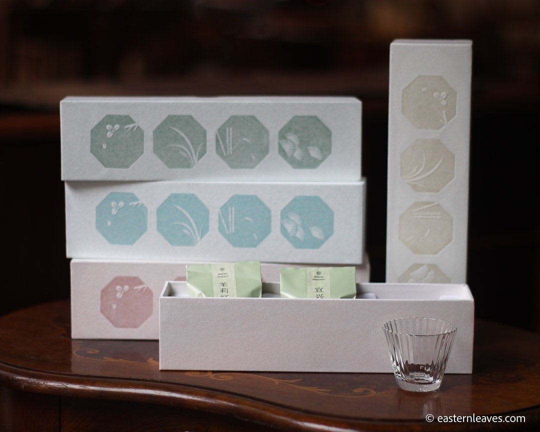 loose-leaf tea high quality from farmers taste and gift box, in Chinese paper, with glass cup set