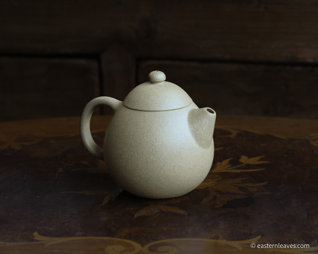 Longdan 龙蛋 - Yixing Teapot, Duanni - Eastern Leaves