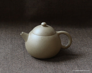 Longdan 龙蛋 - Yixing Teapot in Benshan Lu Ni - Eastern Leaves