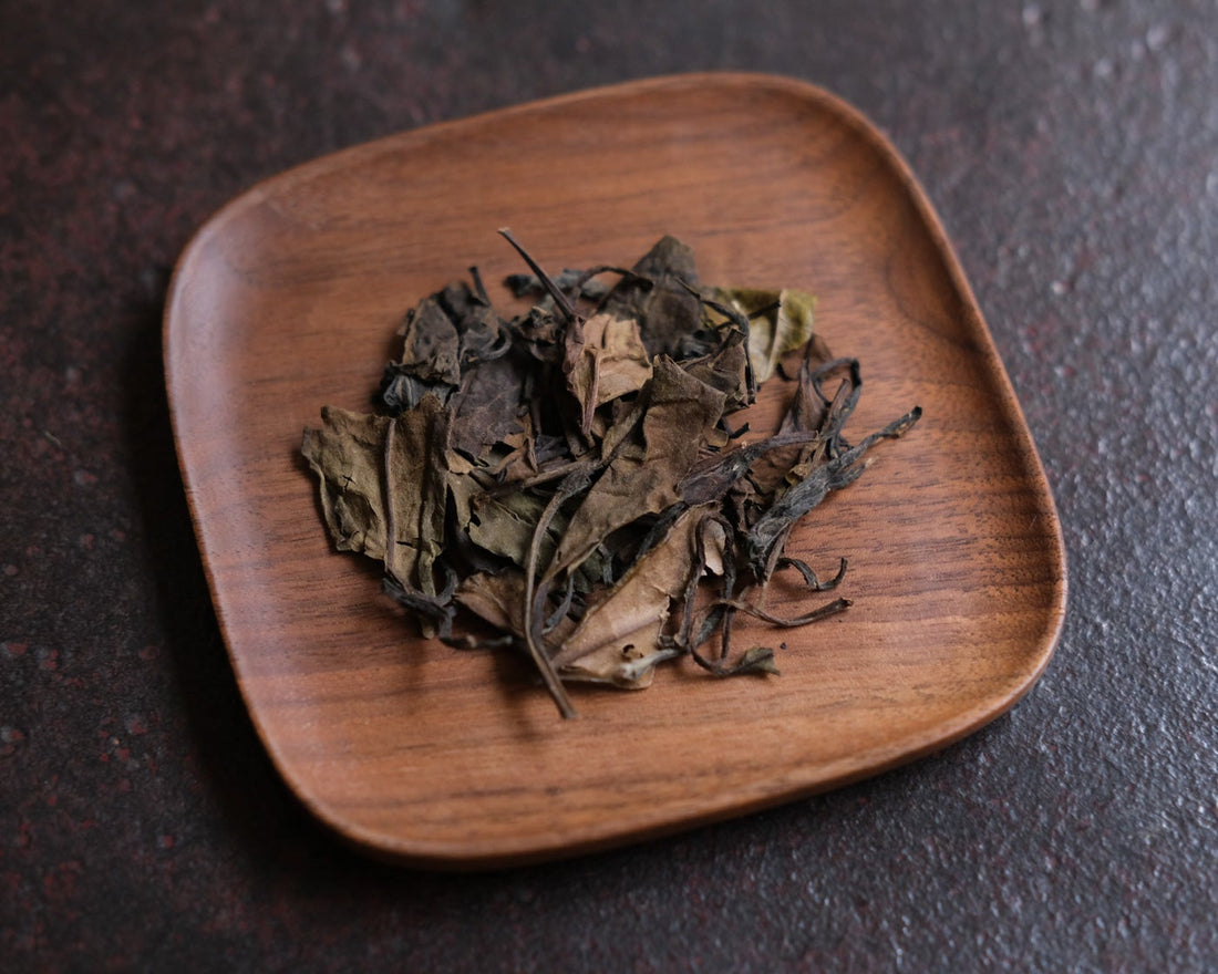 Aged white tea shoumei from China, 2012 loose leaf high quality Chinese tea for gonfucha