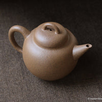 Shuiping 水平 - Yixing Teapot in Duanni yellow clay - Eastern Leaves