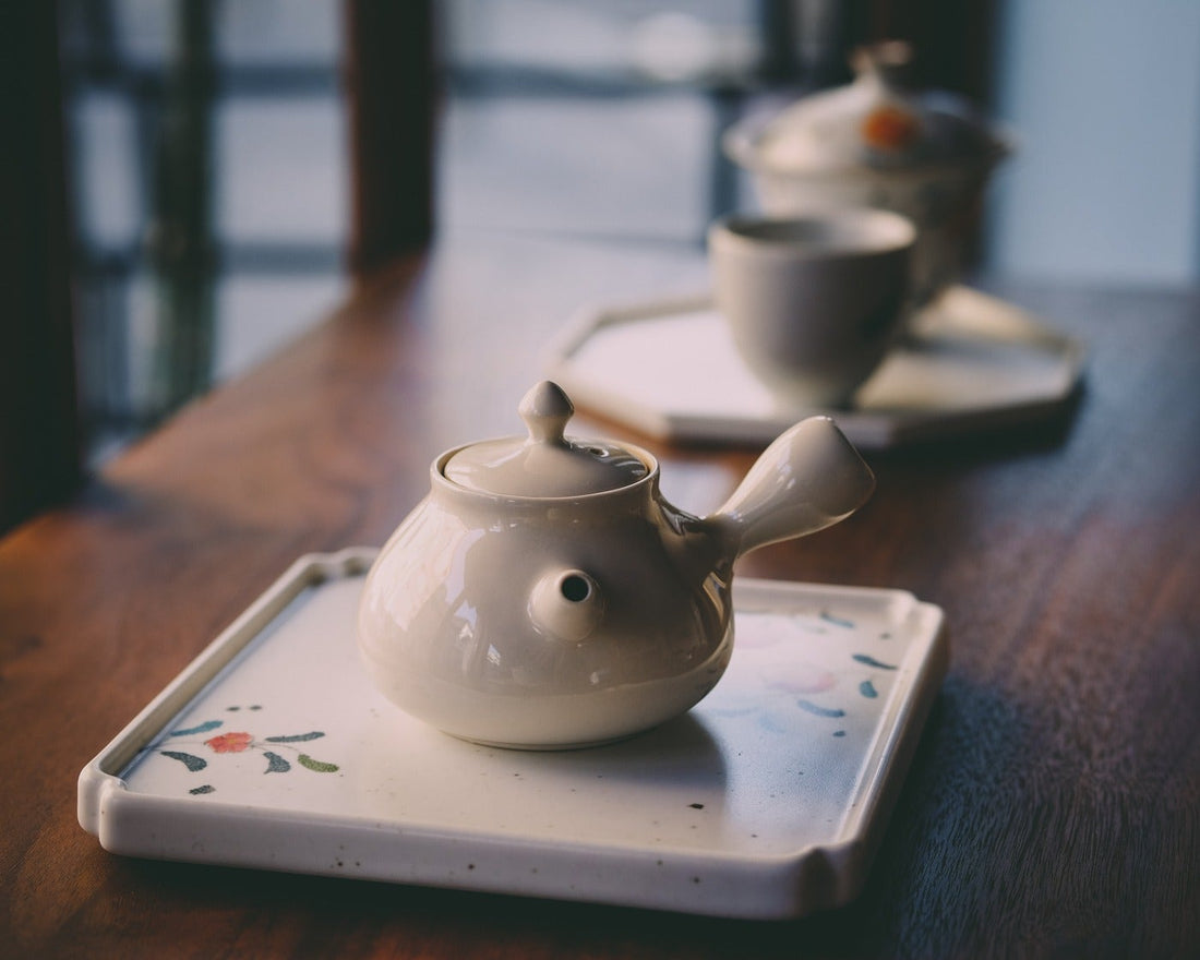 Side-handled Jingdezhen Teapot – Eastern Leaves