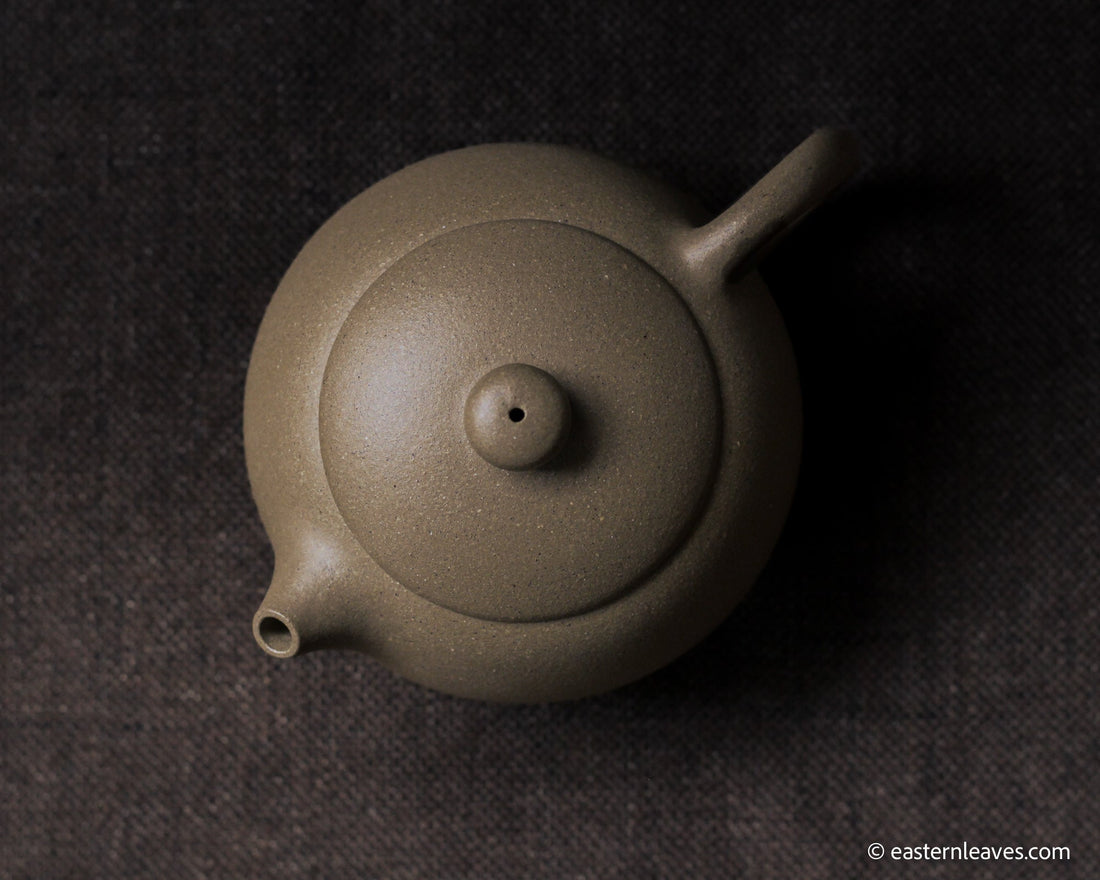 Xishi 西施 - Yixing Teapot in Benshan Luni - Eastern Leaves